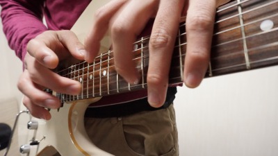 ハイテクギター技 両手タッピングをマスターしよう タヌキとギターと色々と
