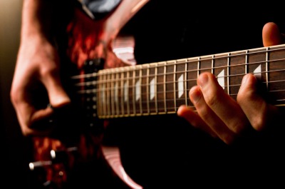 なぜギター演奏において空ピッキングは重要なのか？